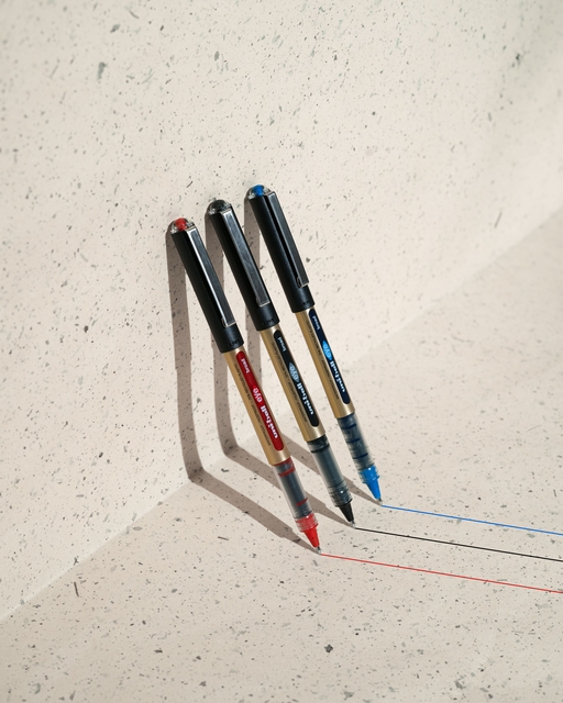 Rollerpen Uni-ball Eye eco 150E breed rood — Foto 2 von 2